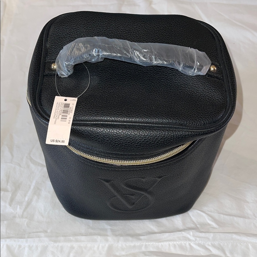 NWT Victoria's Secret Black Pebbled Leather Cosmetic Case with Gold-Tone Zipper